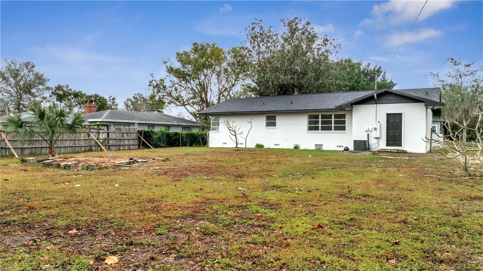 110 E PALMETTO AVE, HOWEY IN THE HILLS, FL, 34737