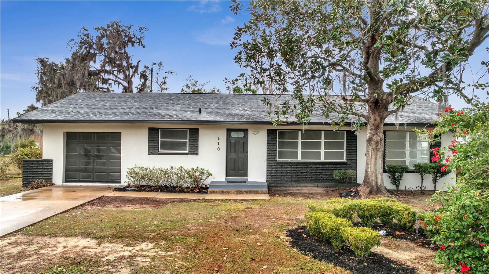 110 E PALMETTO AVE, HOWEY IN THE HILLS, FL, 34737
