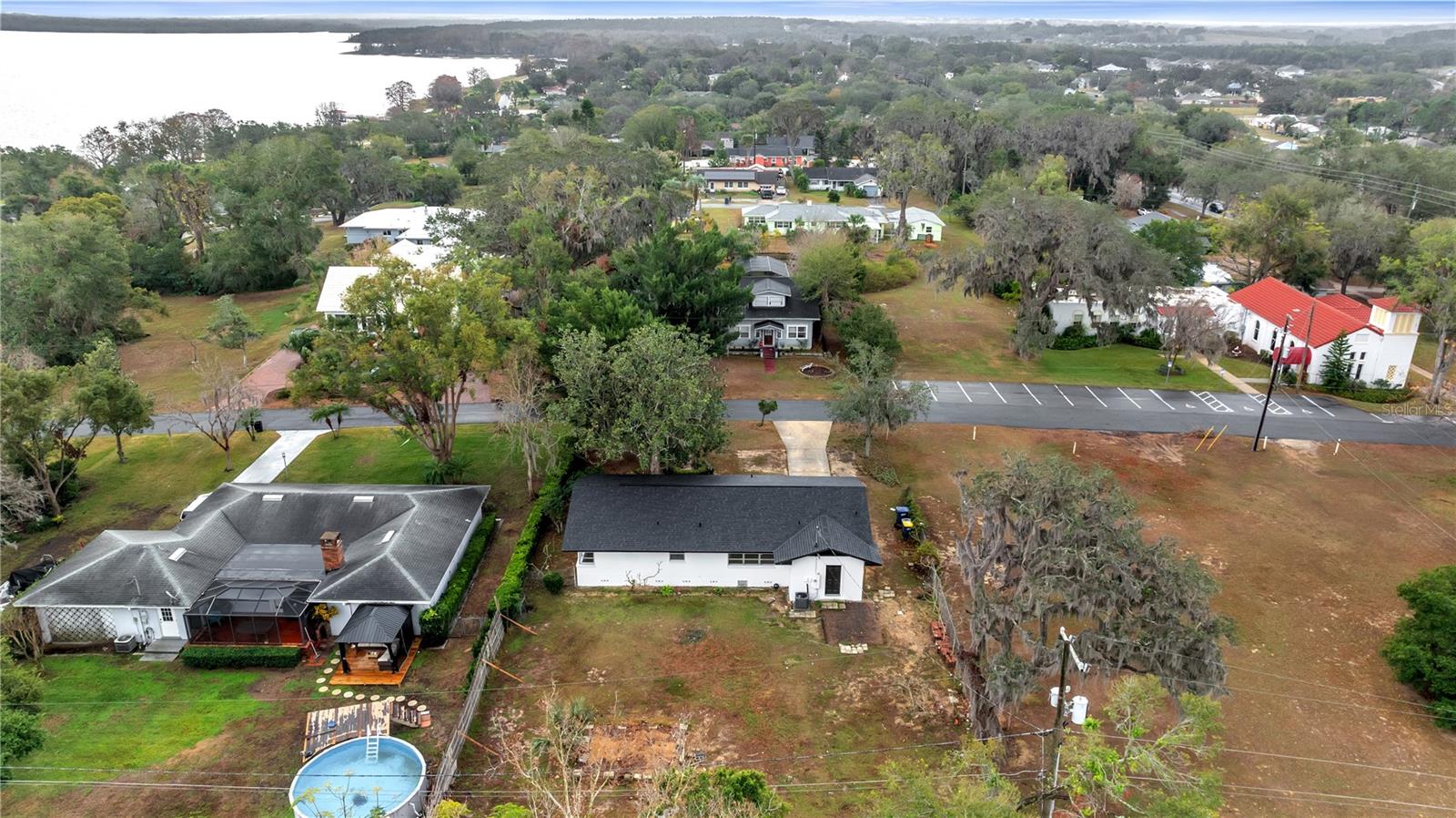 110 E PALMETTO AVE, HOWEY IN THE HILLS, FL, 34737