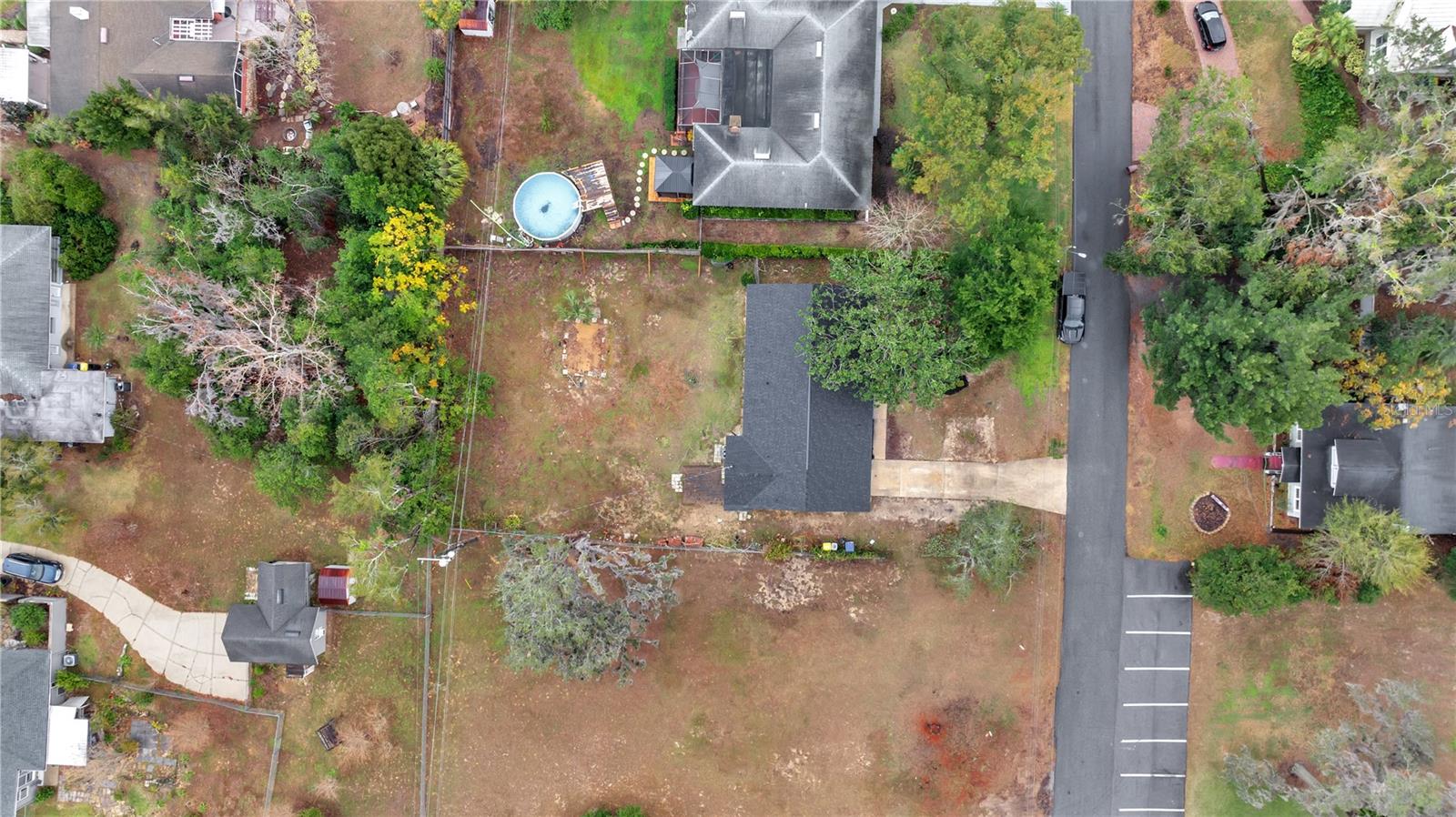 110 E PALMETTO AVE, HOWEY IN THE HILLS, FL, 34737