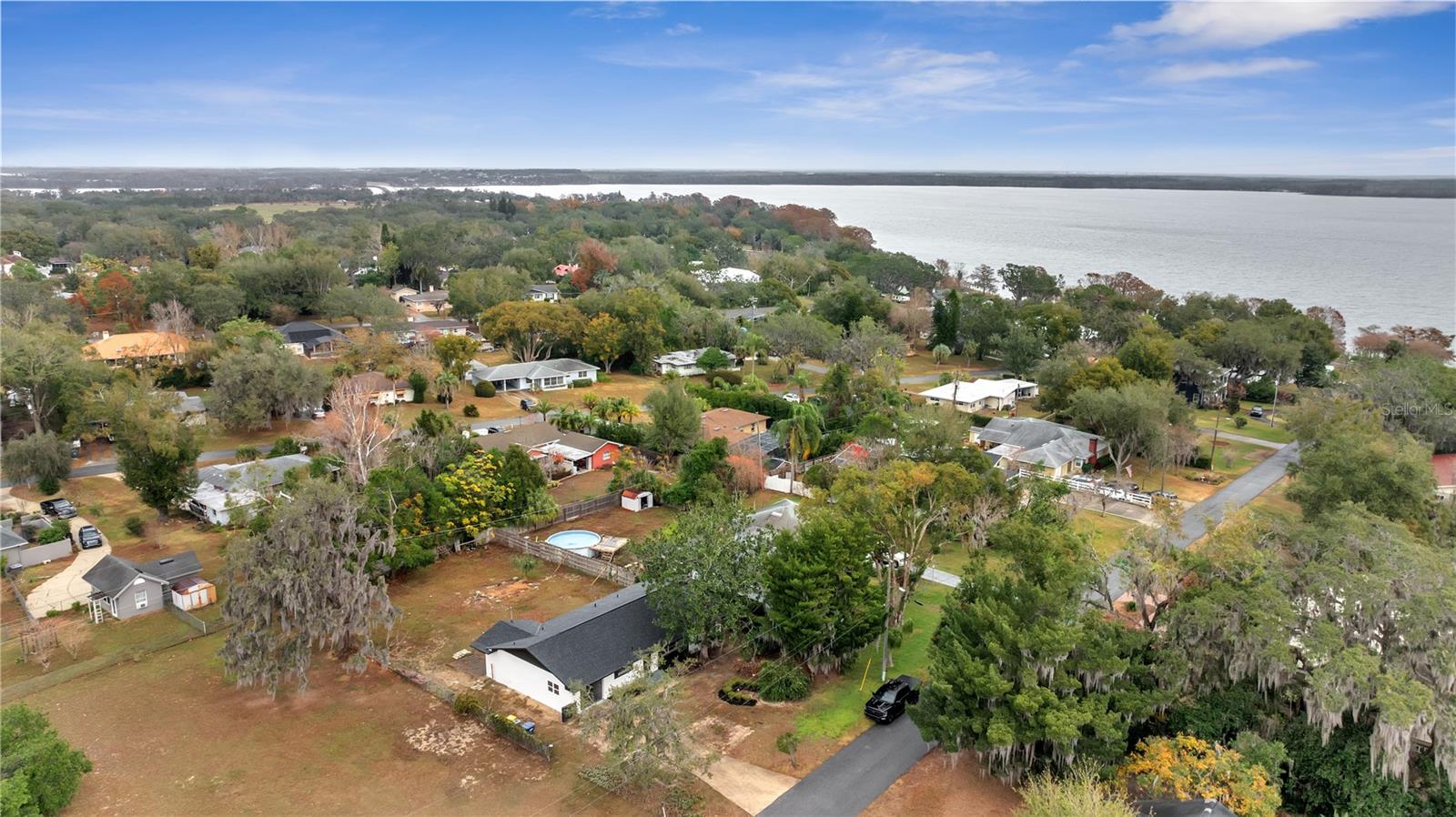 110 E PALMETTO AVE, HOWEY IN THE HILLS, FL, 34737