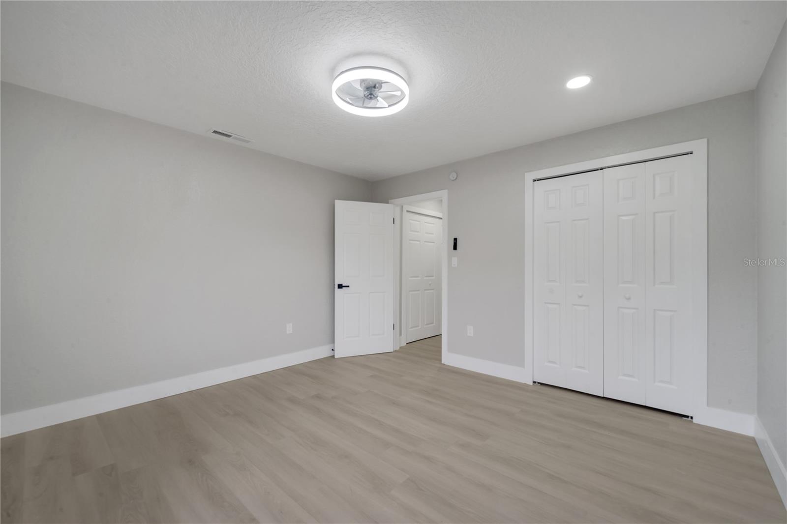 110 E PALMETTO AVE, HOWEY IN THE HILLS, FL, 34737
