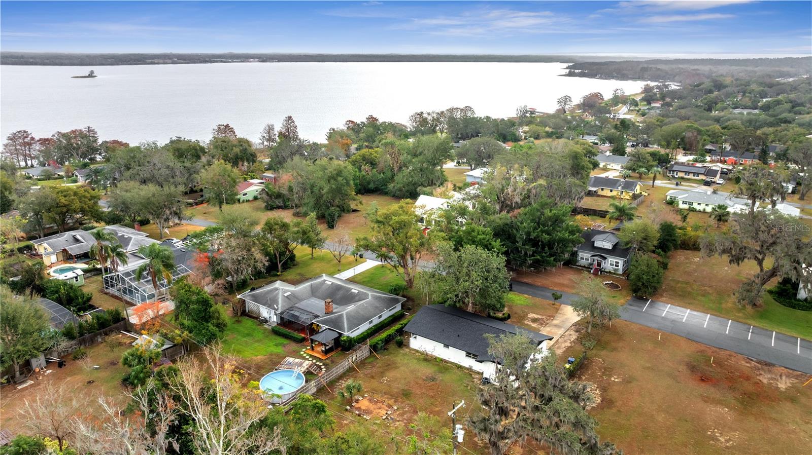 110 E PALMETTO AVE, HOWEY IN THE HILLS, FL, 34737