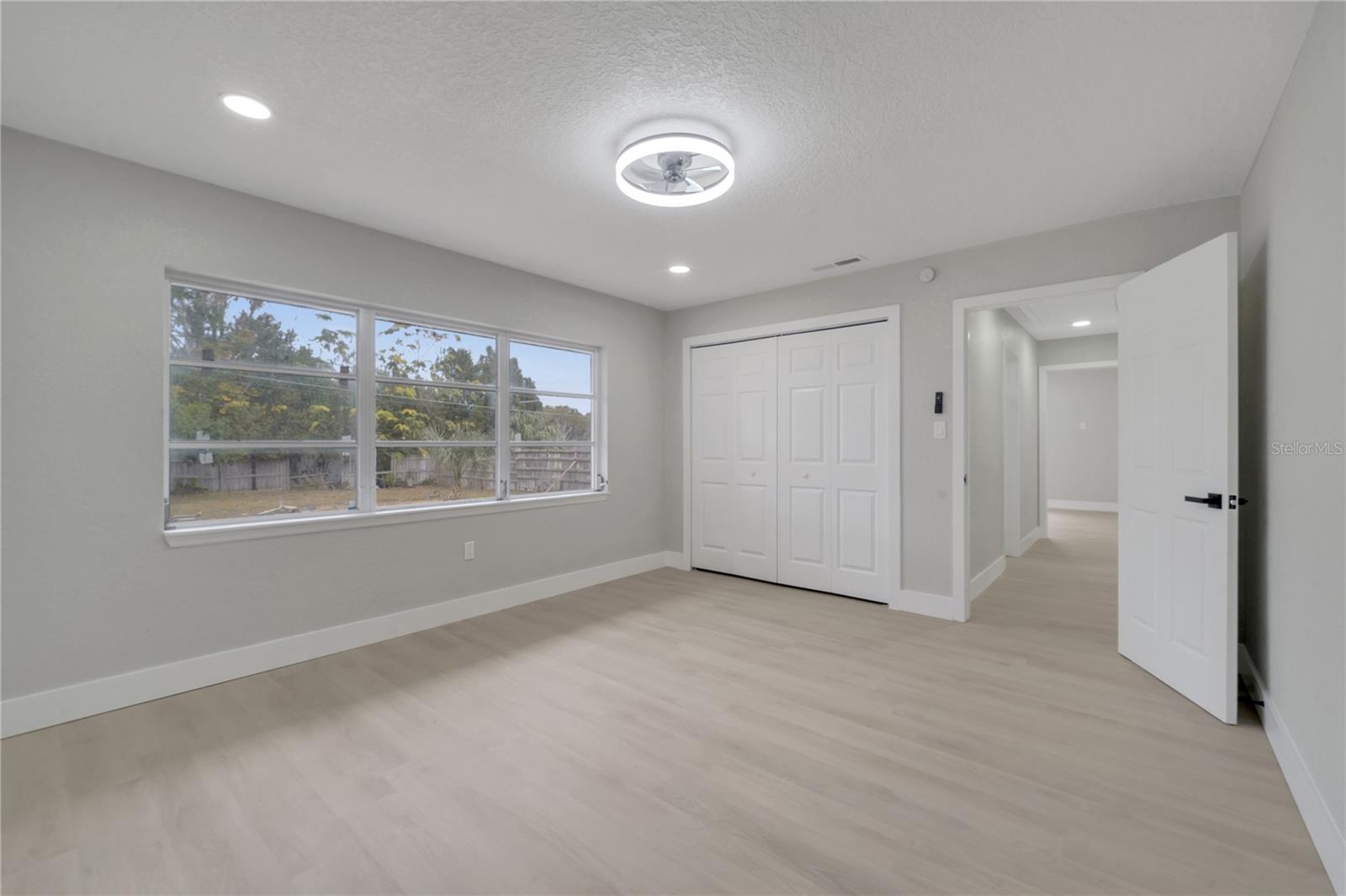 110 E PALMETTO AVE, HOWEY IN THE HILLS, FL, 34737