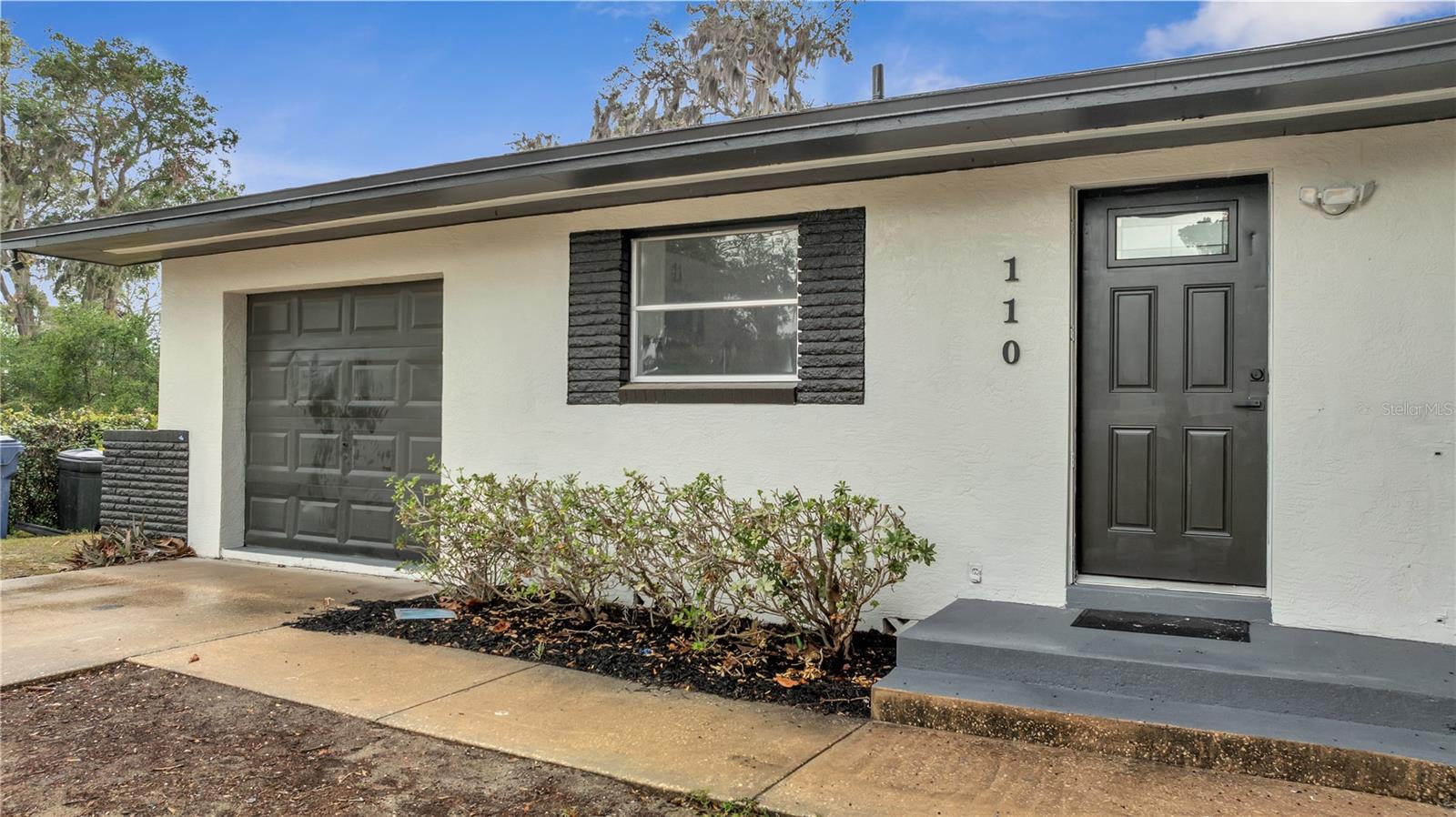 110 E PALMETTO AVE, HOWEY IN THE HILLS, FL, 34737