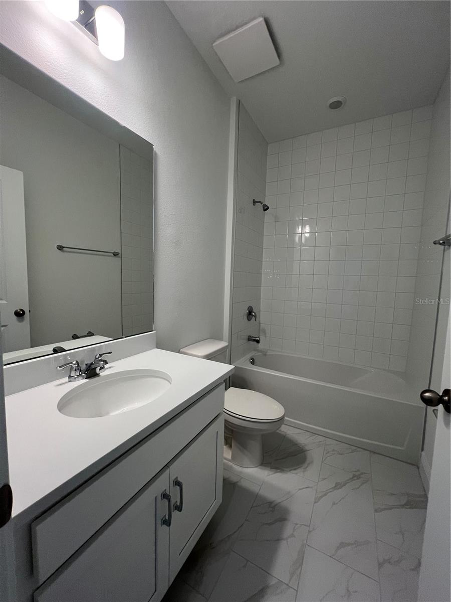 2137 SUNSHINE PEAK DR, MINNEOLA, FL, 34715