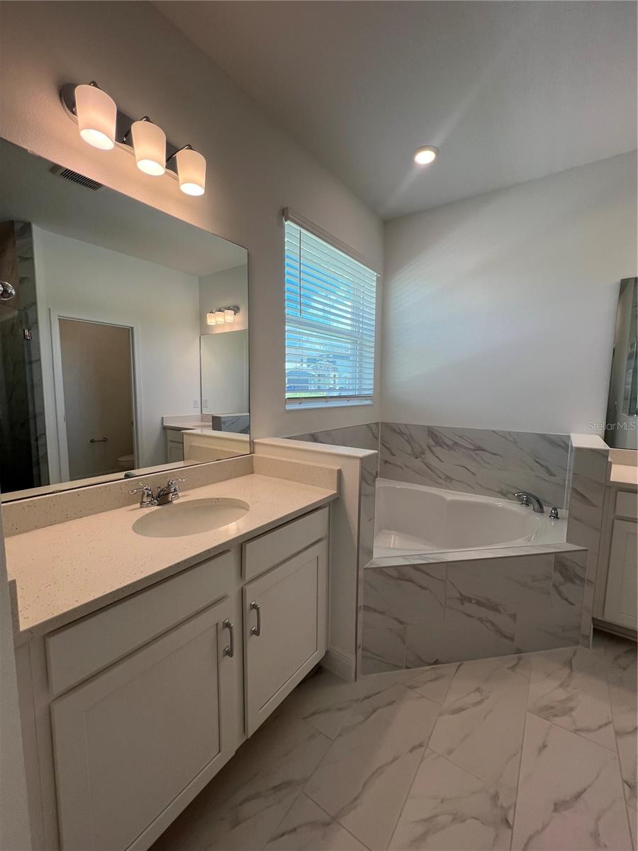 2137 SUNSHINE PEAK DR, MINNEOLA, FL, 34715