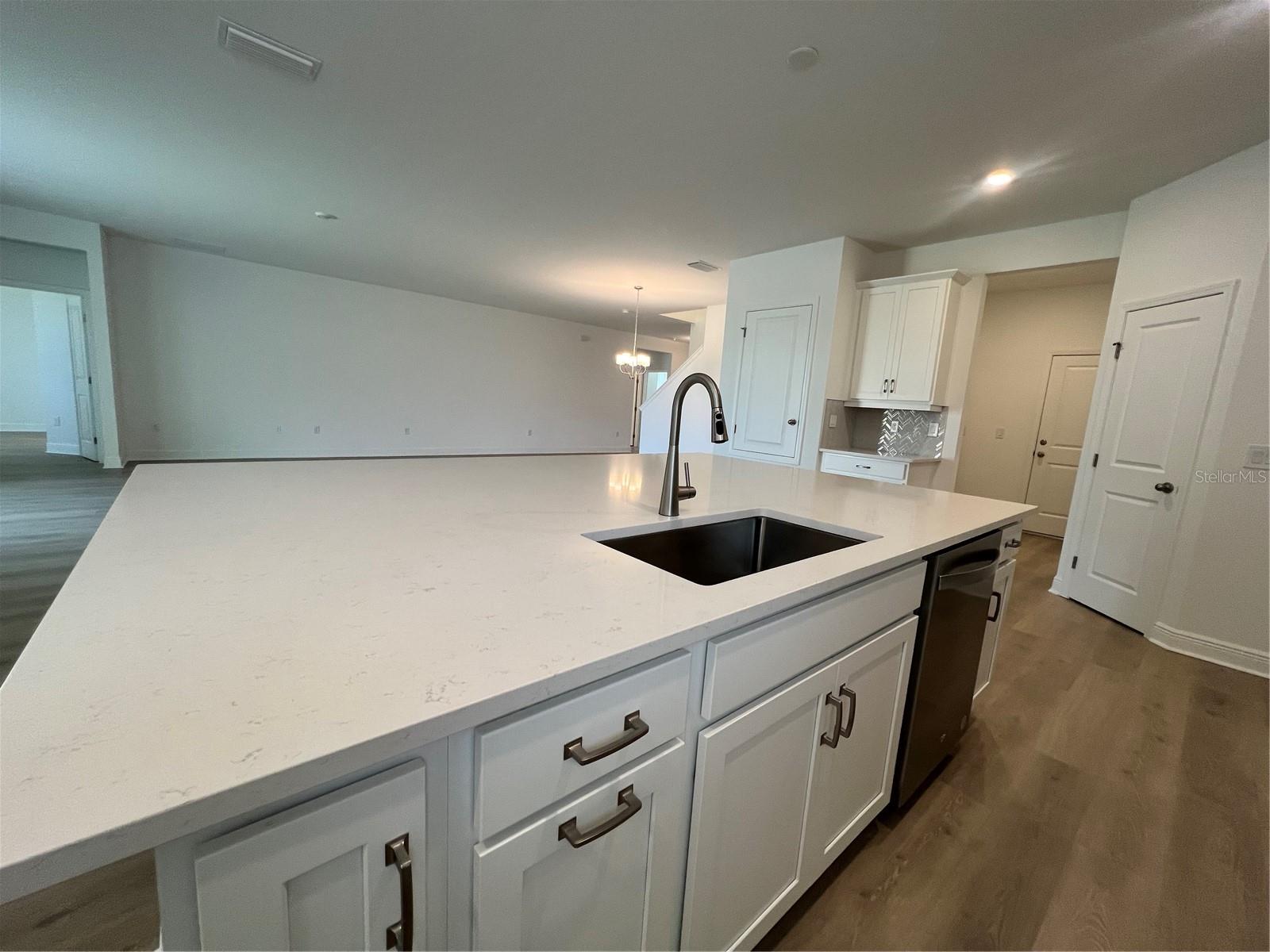 2137 SUNSHINE PEAK DR, MINNEOLA, FL, 34715