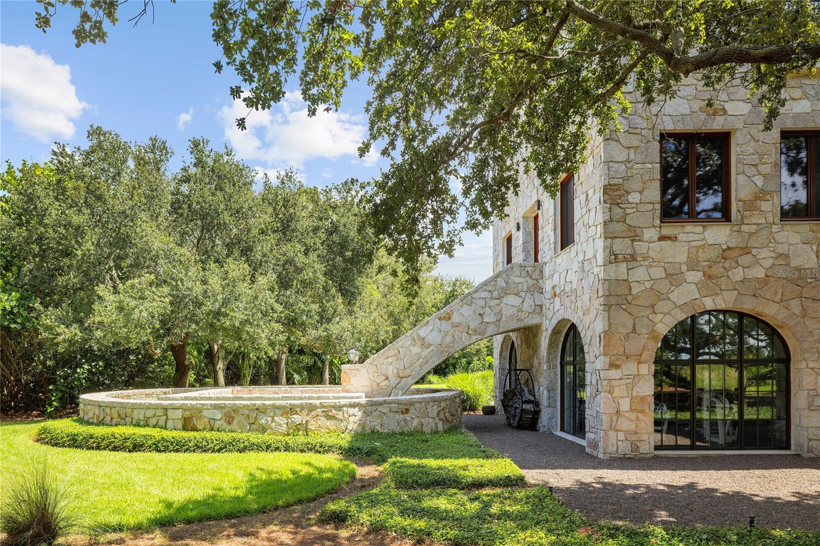 TB8336934 Property Photo