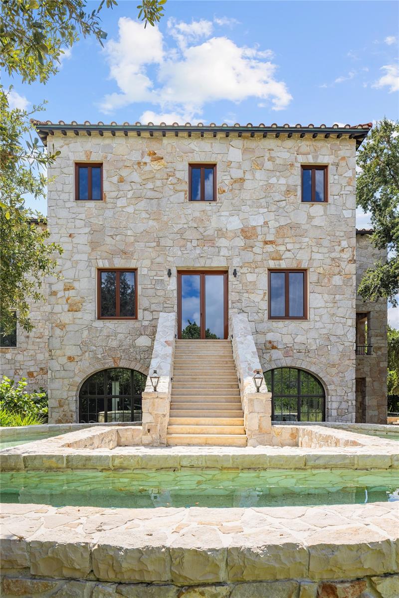 TB8336934 Property Photo