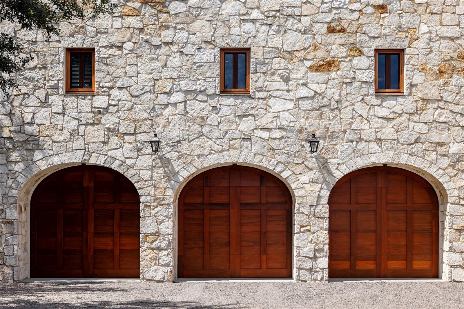 TB8336934 Property Photo