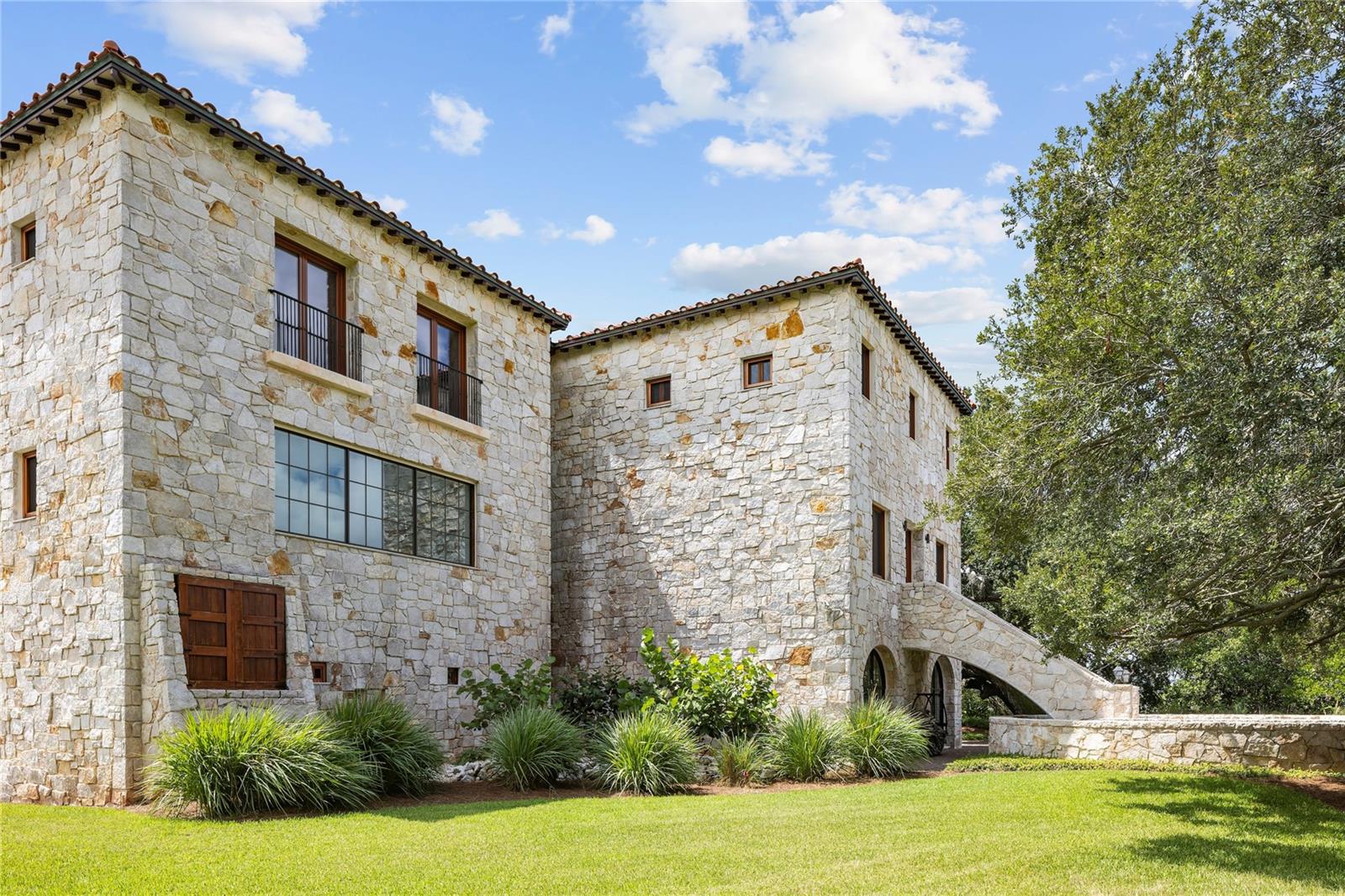 TB8336934 Property Photo