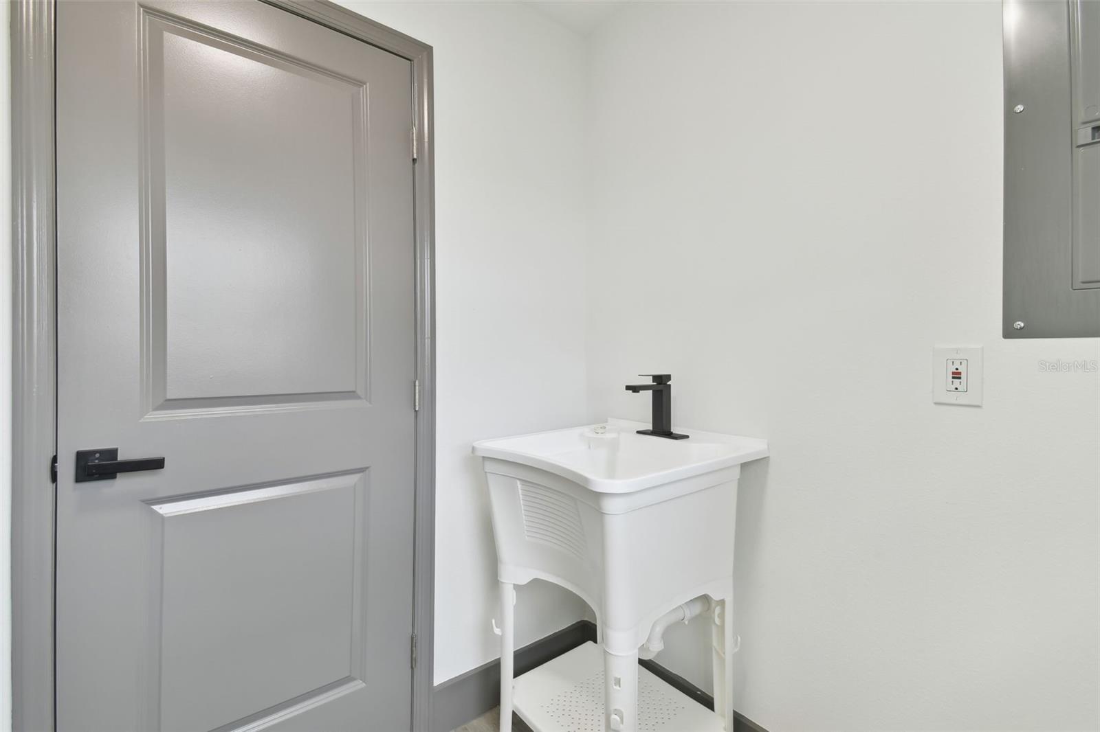 6701 E 19TH AVE, TAMPA, FL, 33619