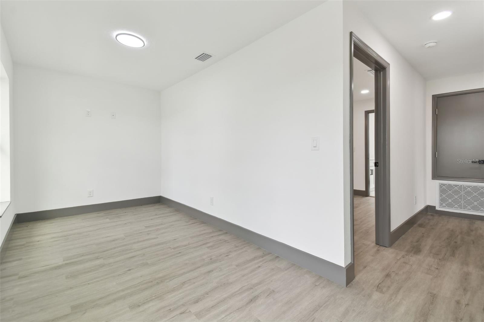 6701 E 19TH AVE, TAMPA, FL, 33619