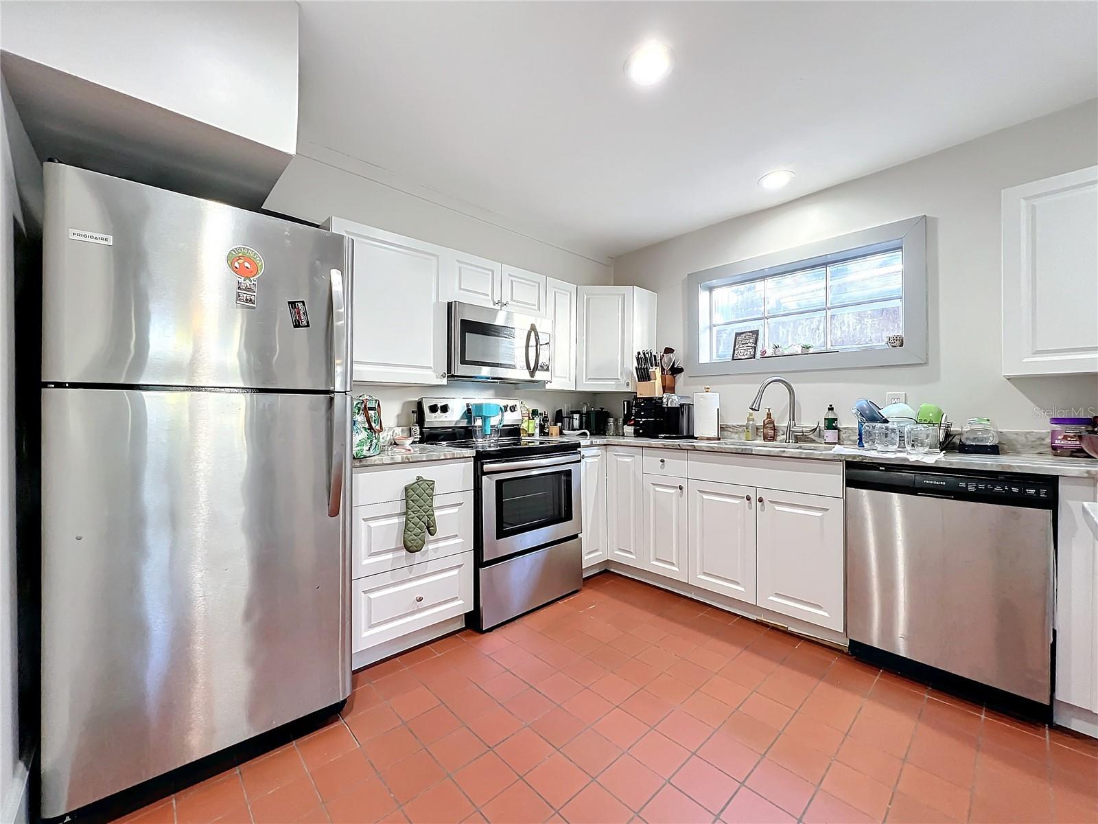 618 CATHCART AVE, ORLANDO, FL, 32803