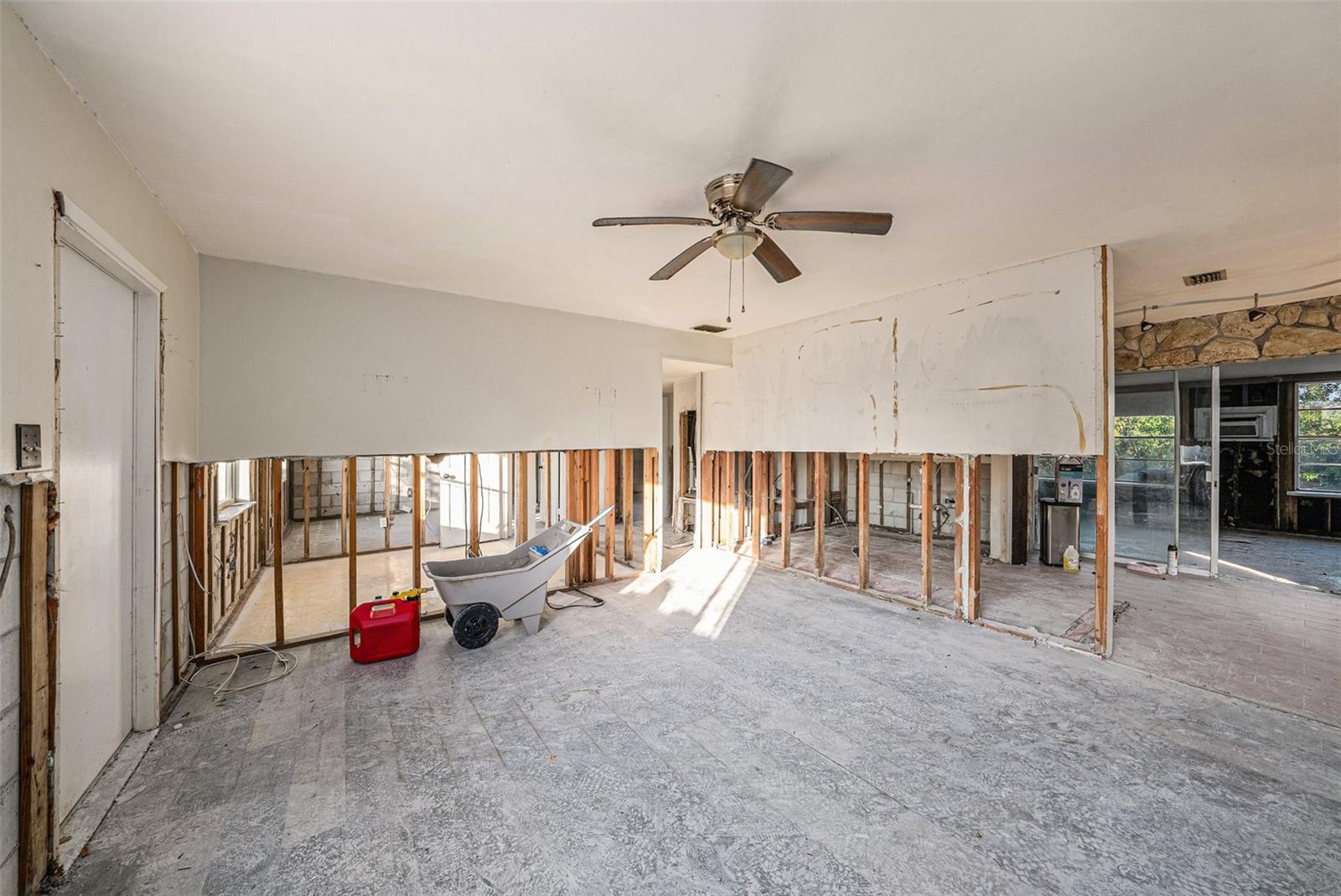 415 COUNTRY CLUB DR, OLDSMAR, FL, 34677