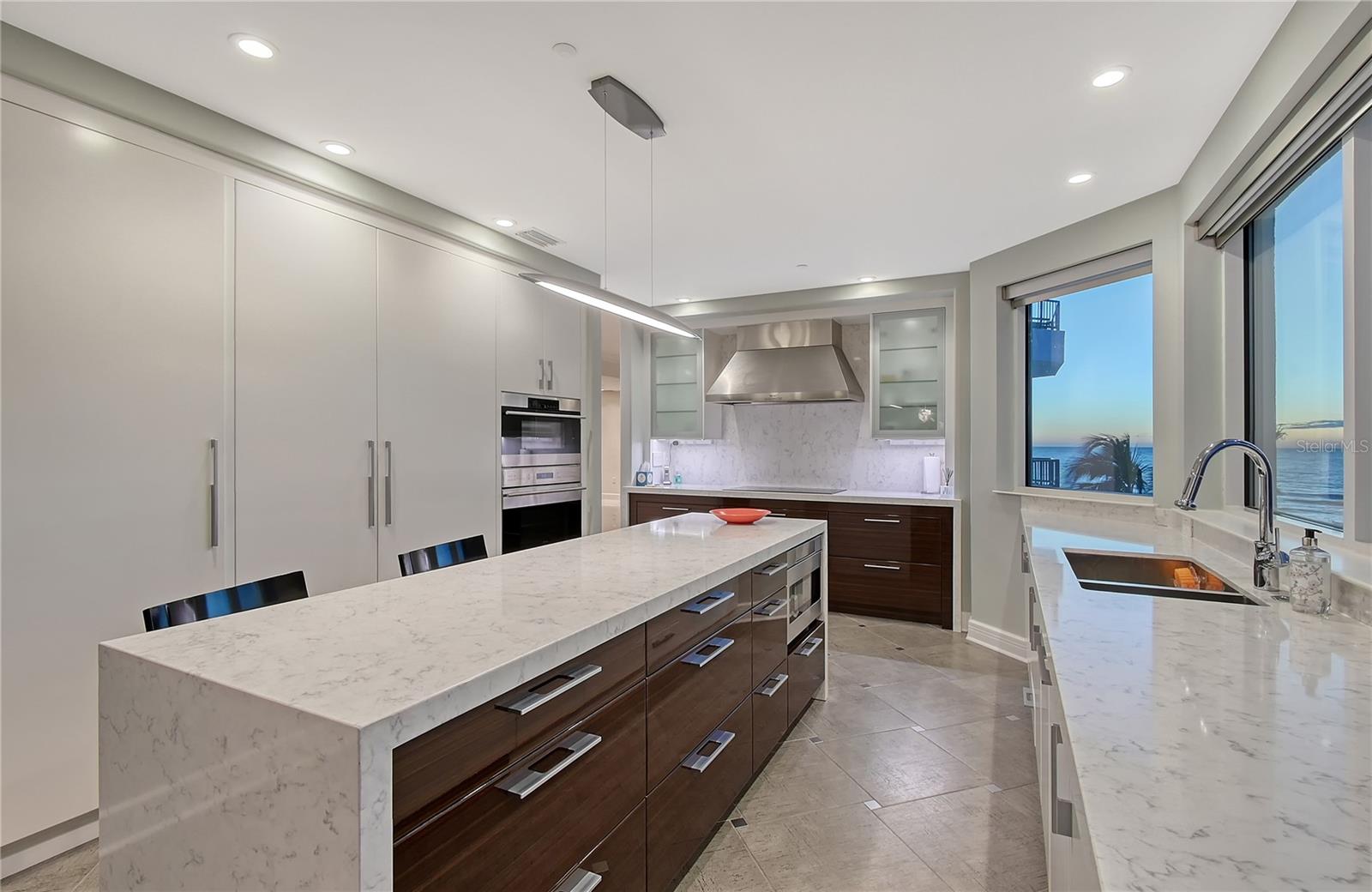 655 LONGBOAT CLUB RD #14A, LONGBOAT KEY, FL, 34228