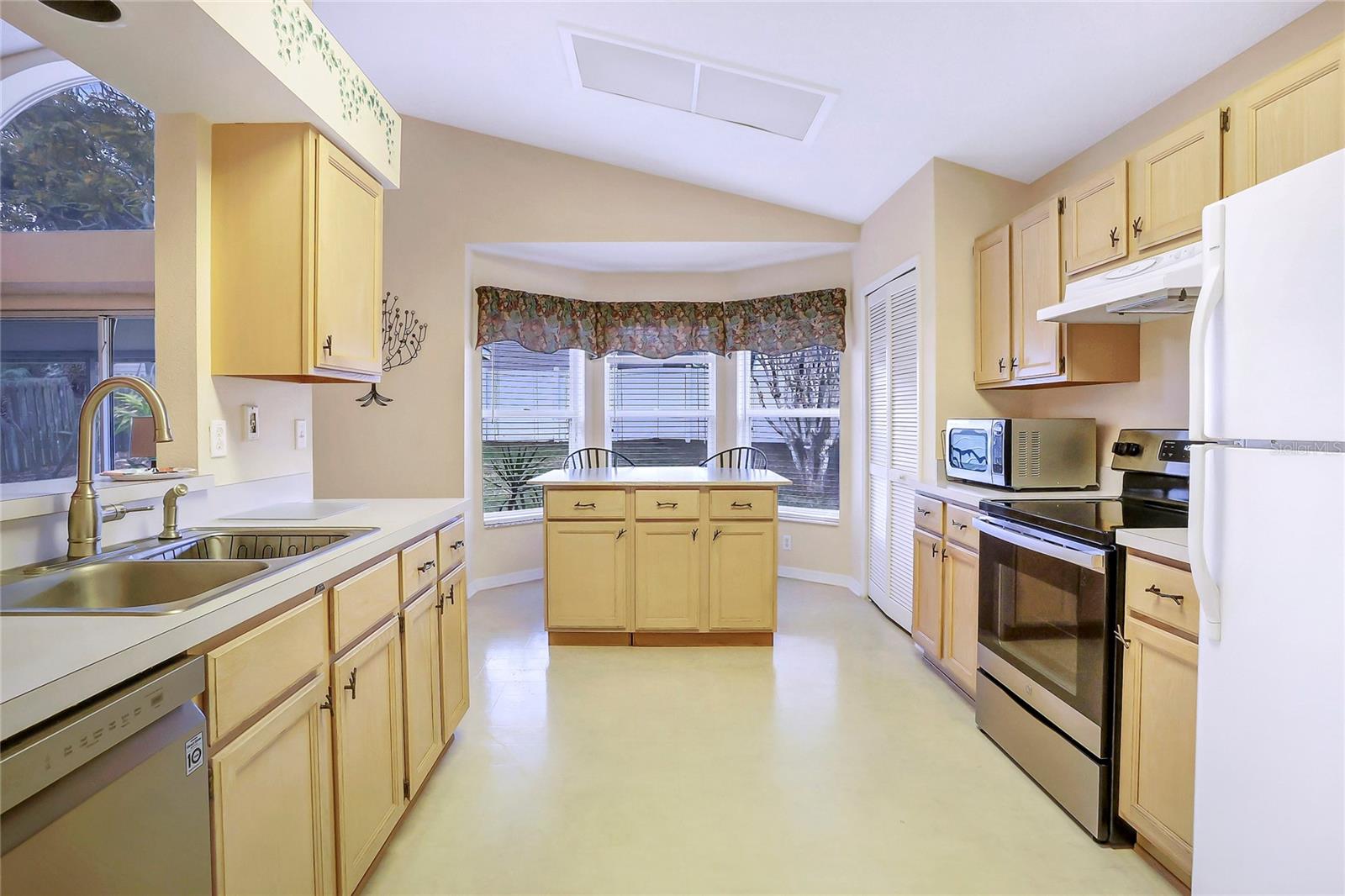 1677 SLASH PINE PL, OVIEDO, FL, 32765