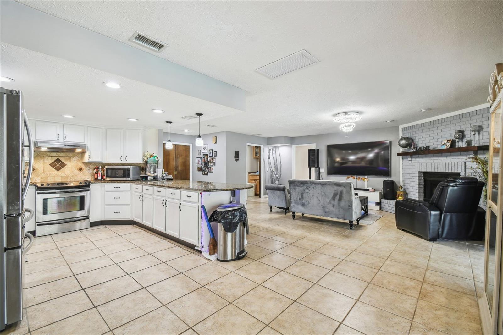 25555 OAKS BLVD, LAND O LAKES, FL, 34639