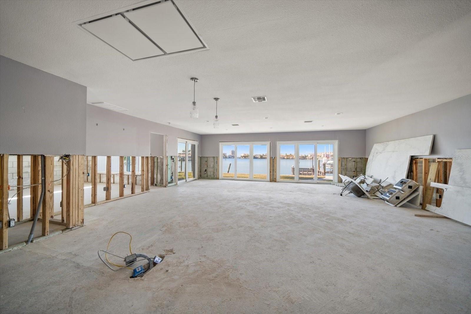 17362 KENNEDY DR, NORTH REDINGTON BEACH, FL, 33708