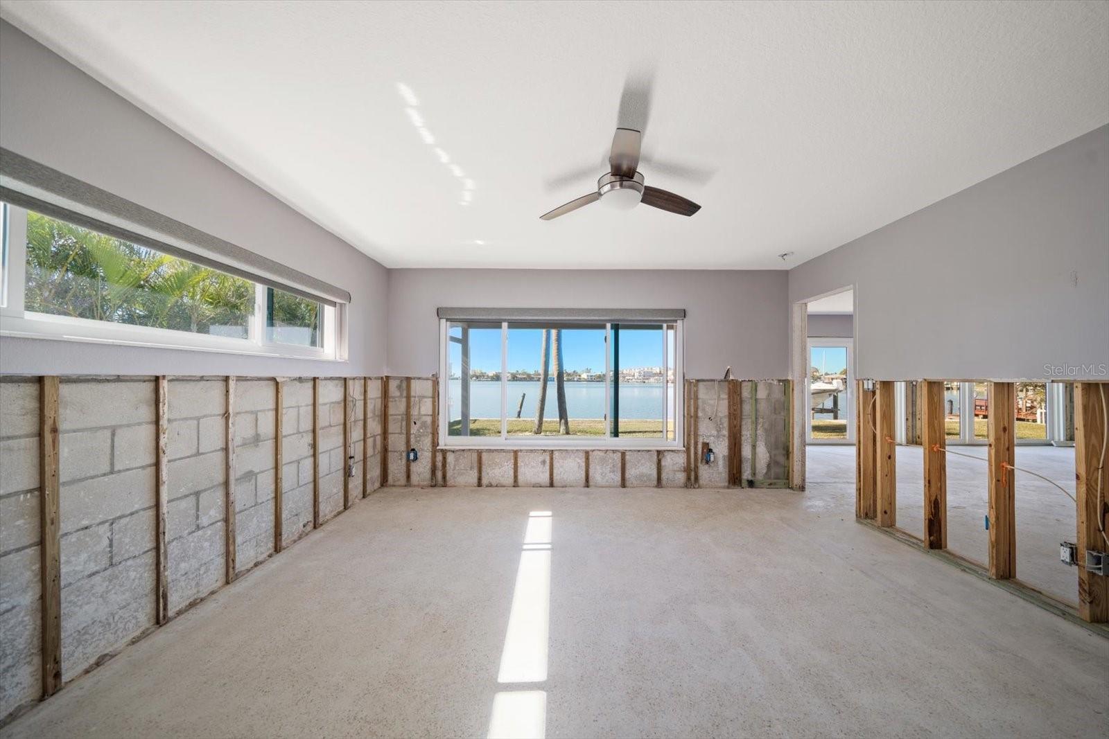 17362 KENNEDY DR, NORTH REDINGTON BEACH, FL, 33708