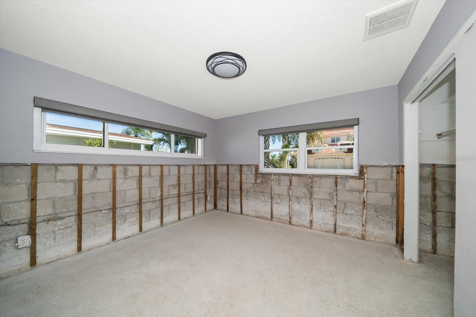 17362 KENNEDY DR, NORTH REDINGTON BEACH, FL, 33708