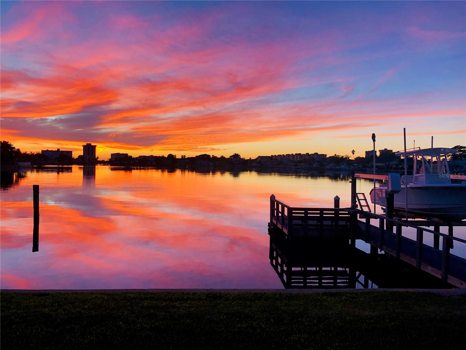 17362 KENNEDY DR, NORTH REDINGTON BEACH, FL, 33708