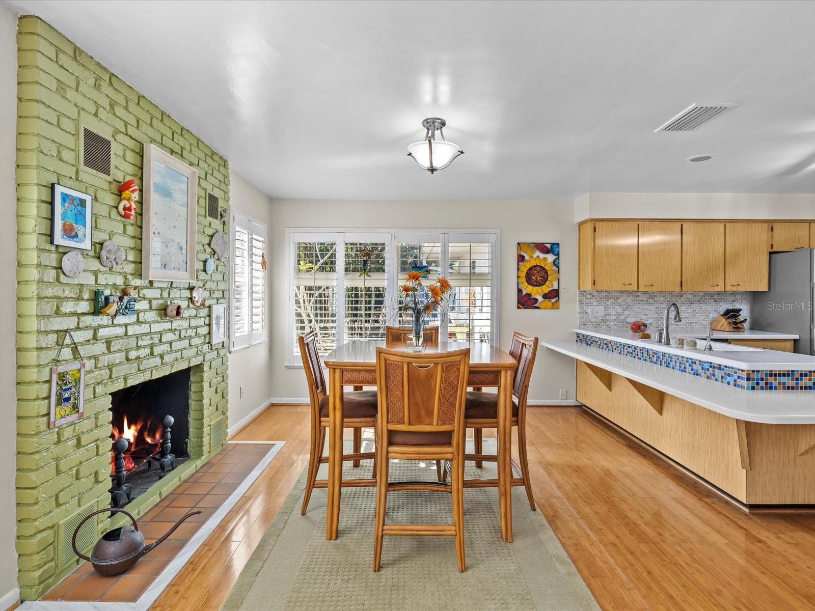 240 TIMBERLANE DR, PALM HARBOR, FL, 34683