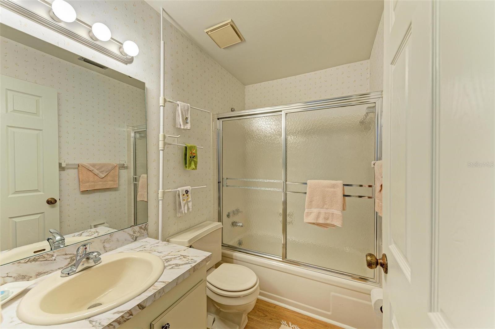 390 301 BLVD W #11D, BRADENTON, FL, 34205