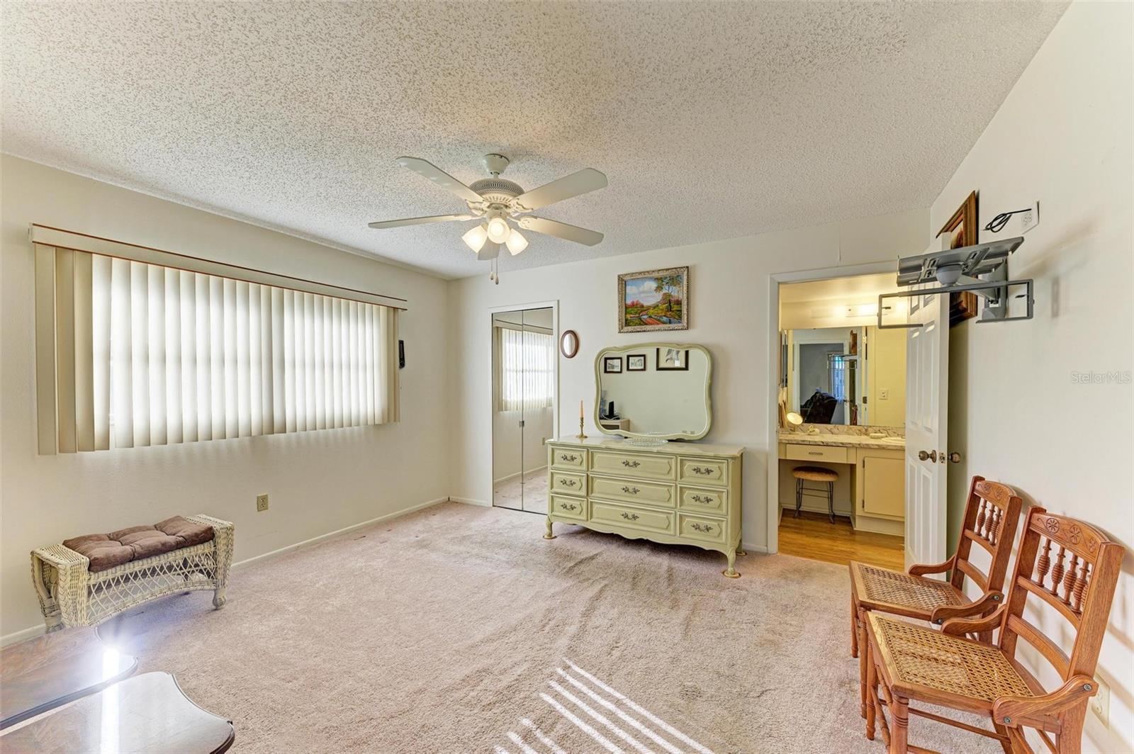 390 301 BLVD W #11D, BRADENTON, FL, 34205