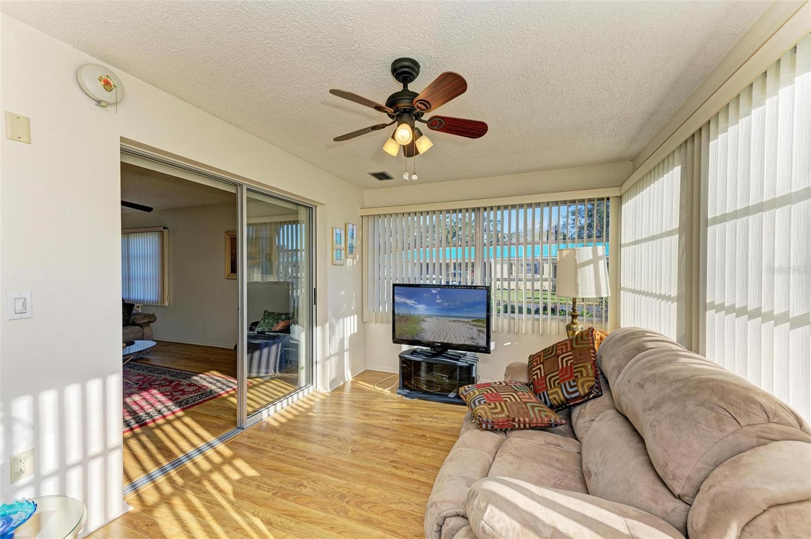 390 301 BLVD W #11D, BRADENTON, FL, 34205