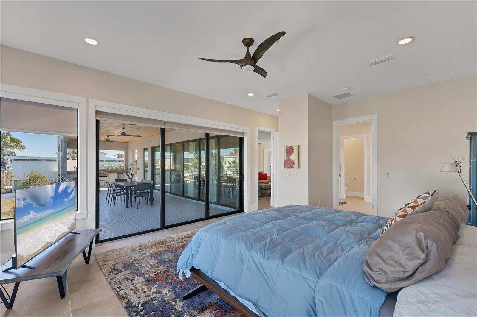 569 ROUNTREE DR, LONGBOAT KEY, FL, 34228