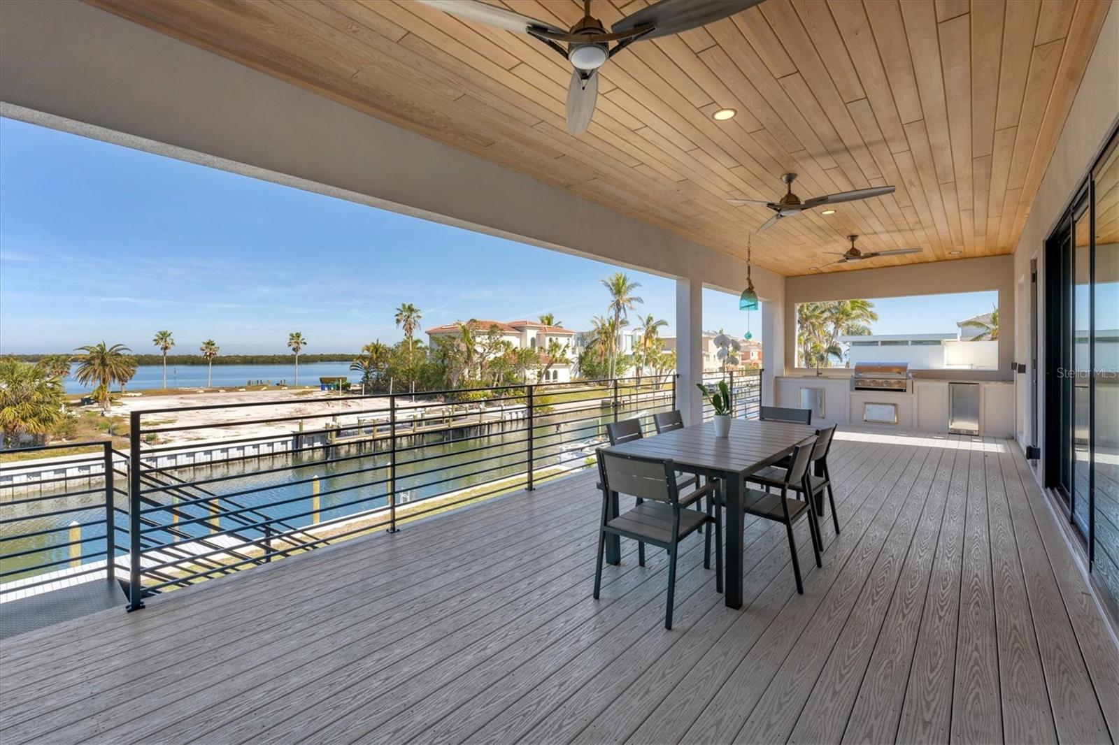 569 ROUNTREE DR, LONGBOAT KEY, FL, 34228