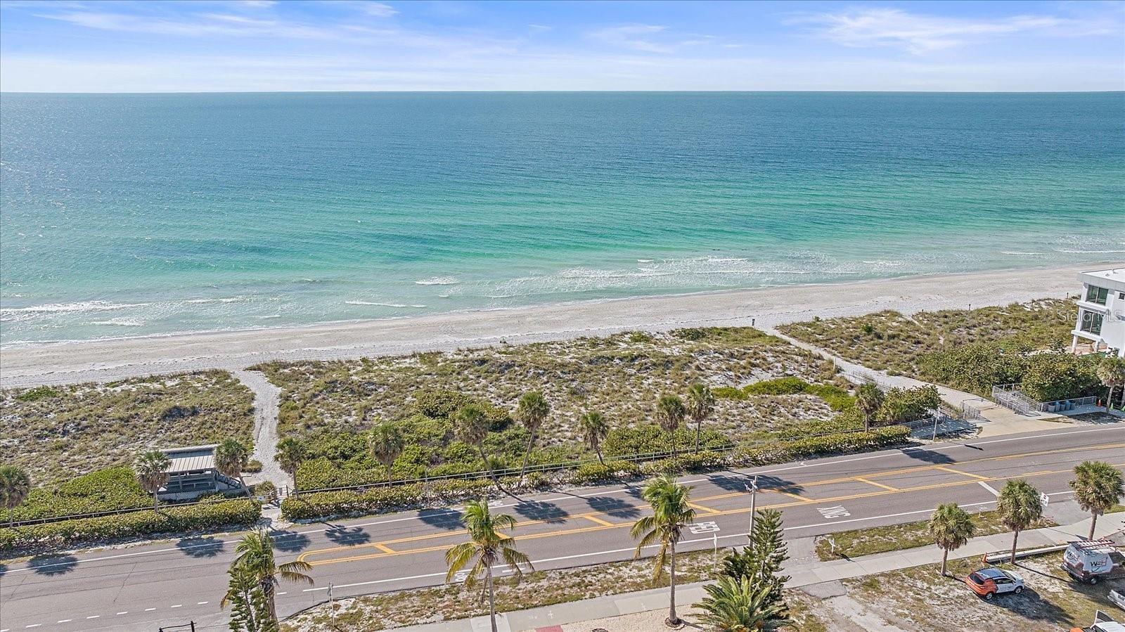 569 ROUNTREE DR, LONGBOAT KEY, FL, 34228