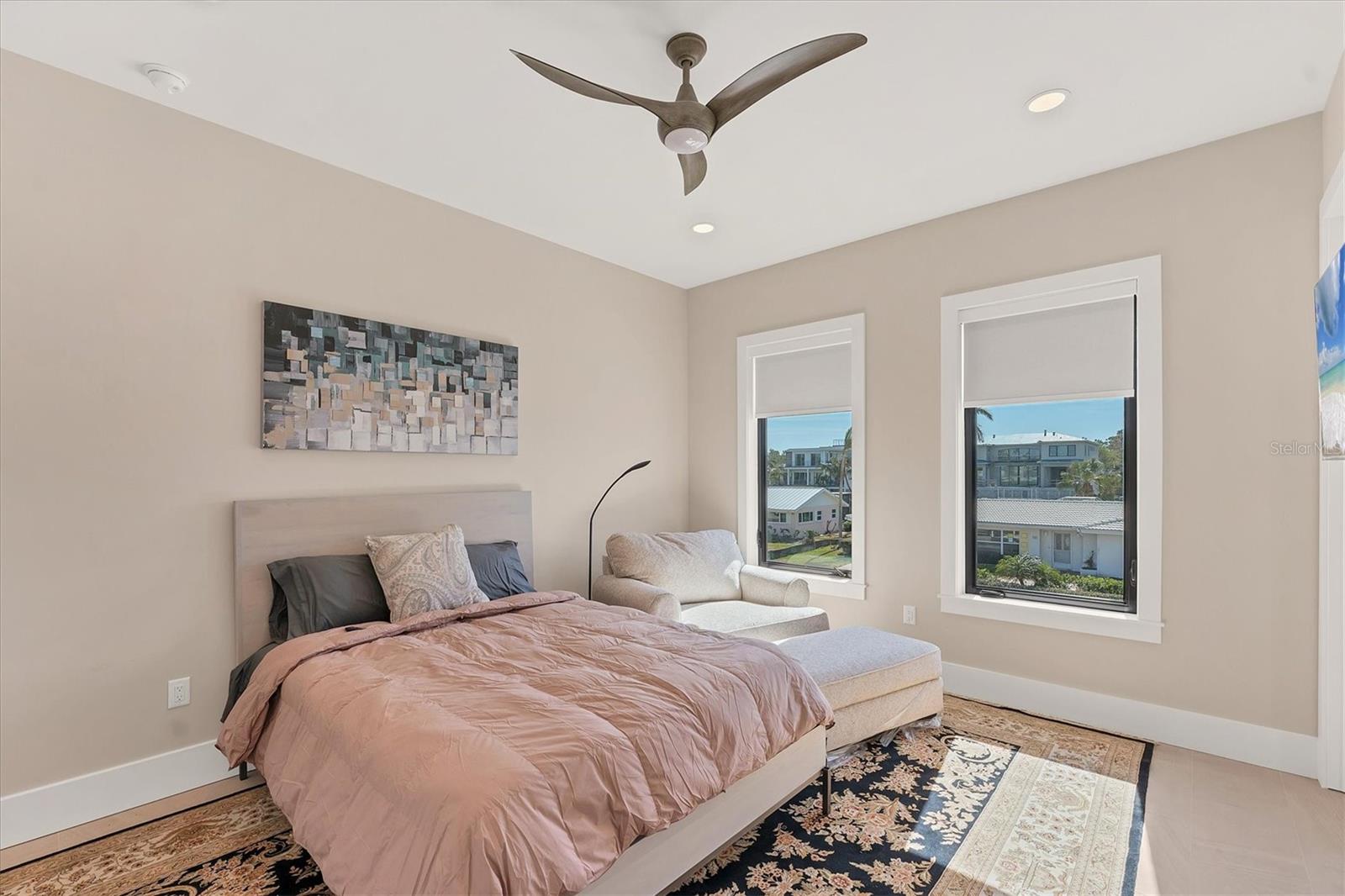 569 ROUNTREE DR, LONGBOAT KEY, FL, 34228