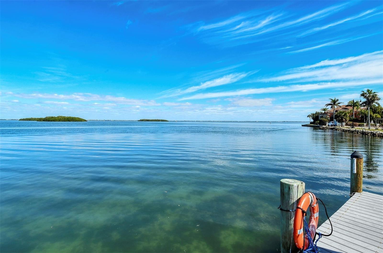 569 ROUNTREE DR, LONGBOAT KEY, FL, 34228