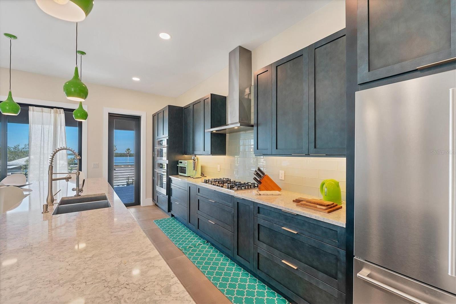 569 ROUNTREE DR, LONGBOAT KEY, FL, 34228