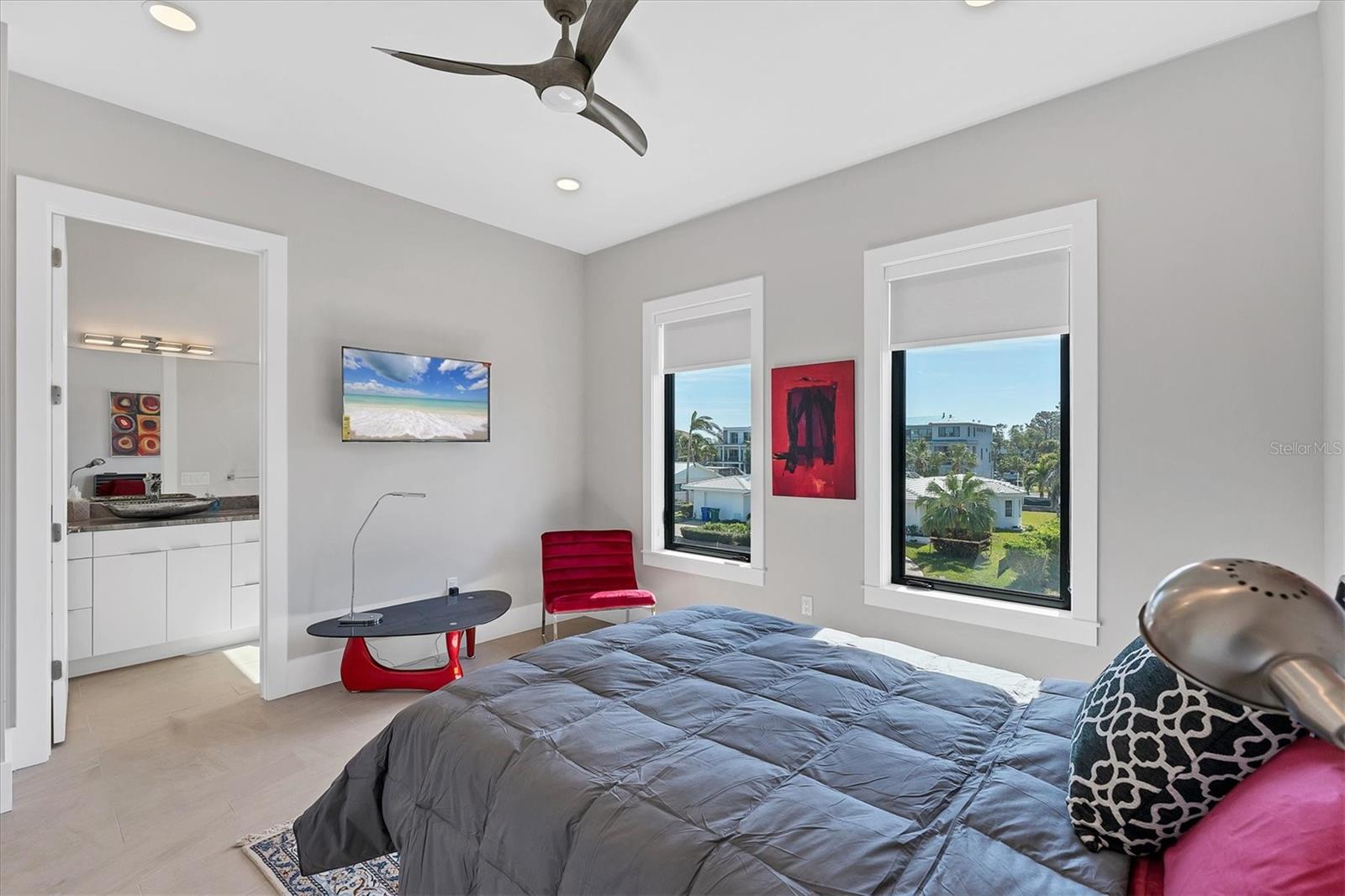 569 ROUNTREE DR, LONGBOAT KEY, FL, 34228