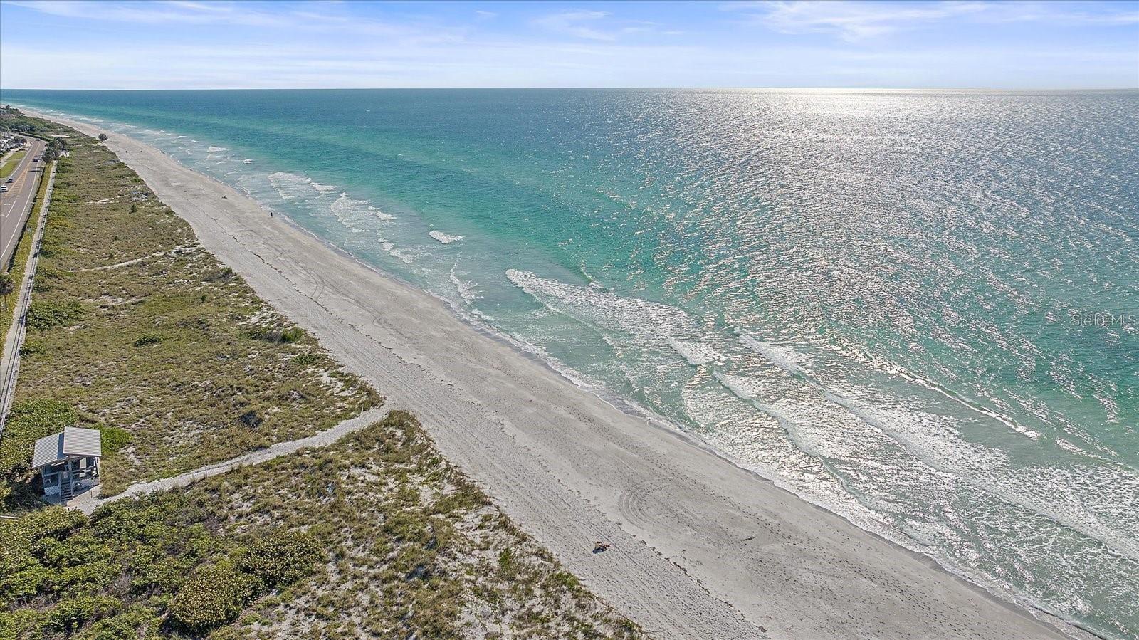 569 ROUNTREE DR, LONGBOAT KEY, FL, 34228