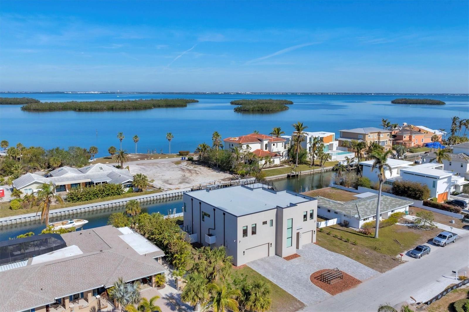 569 ROUNTREE DR, LONGBOAT KEY, FL, 34228