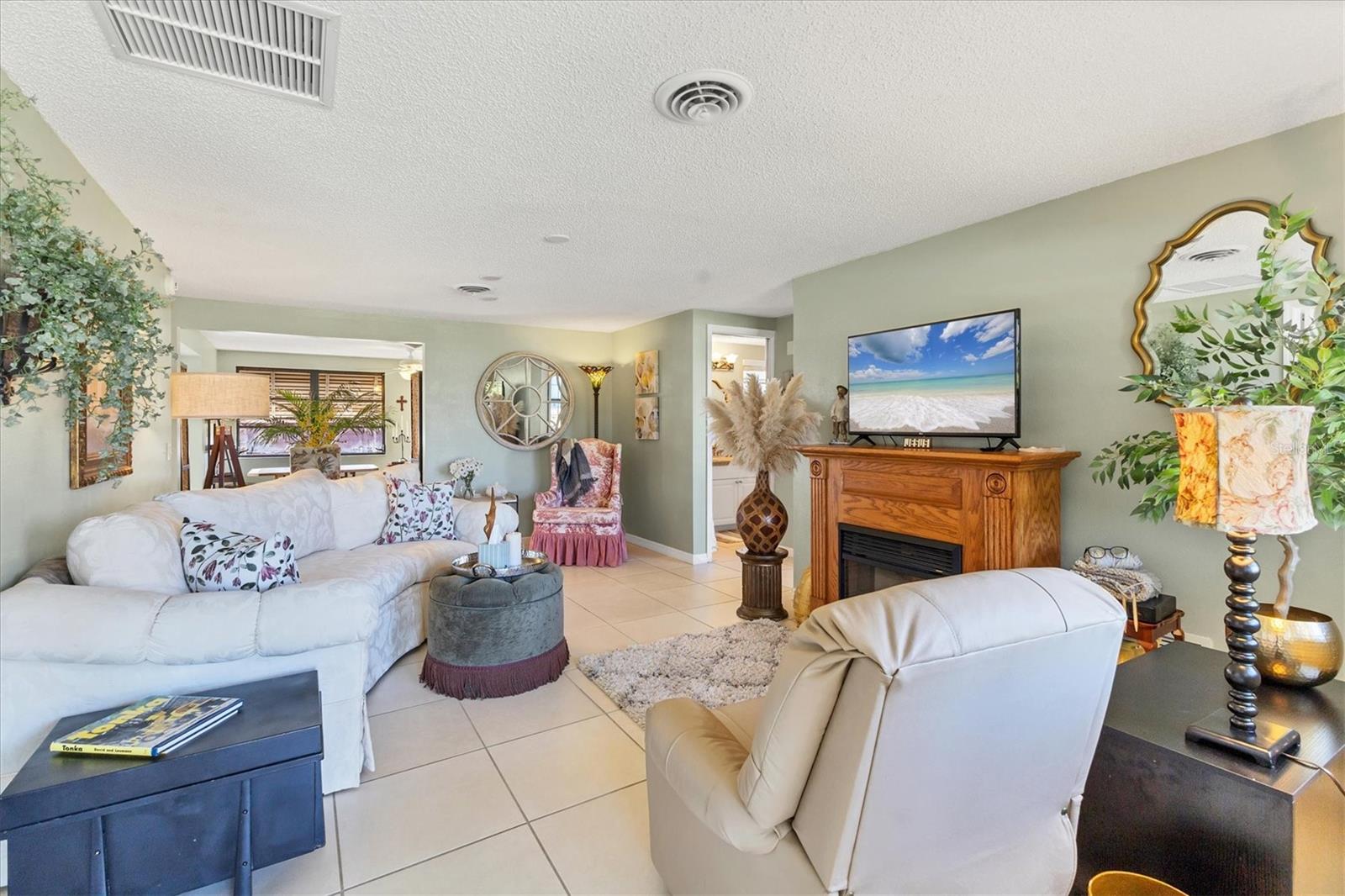 351 GARDEN RD, VENICE, FL, 34293