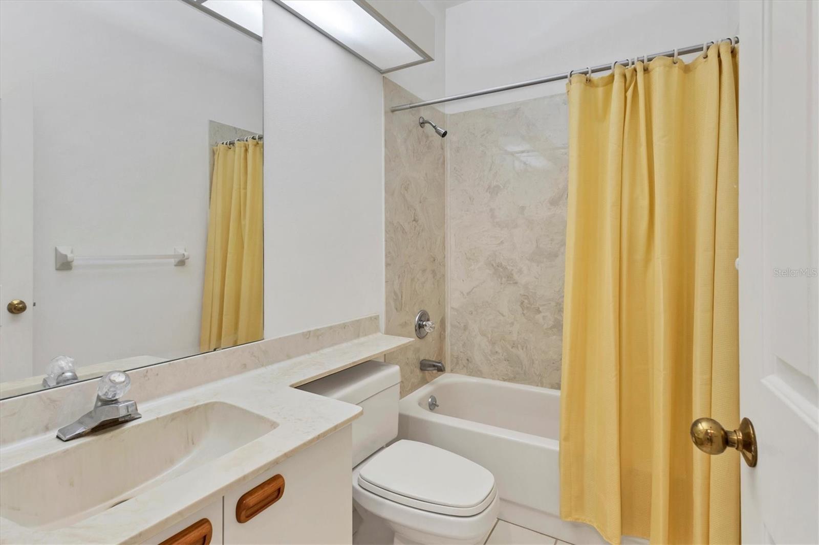 5432 HAMPSTEAD HEATH #26, SARASOTA, FL, 34235