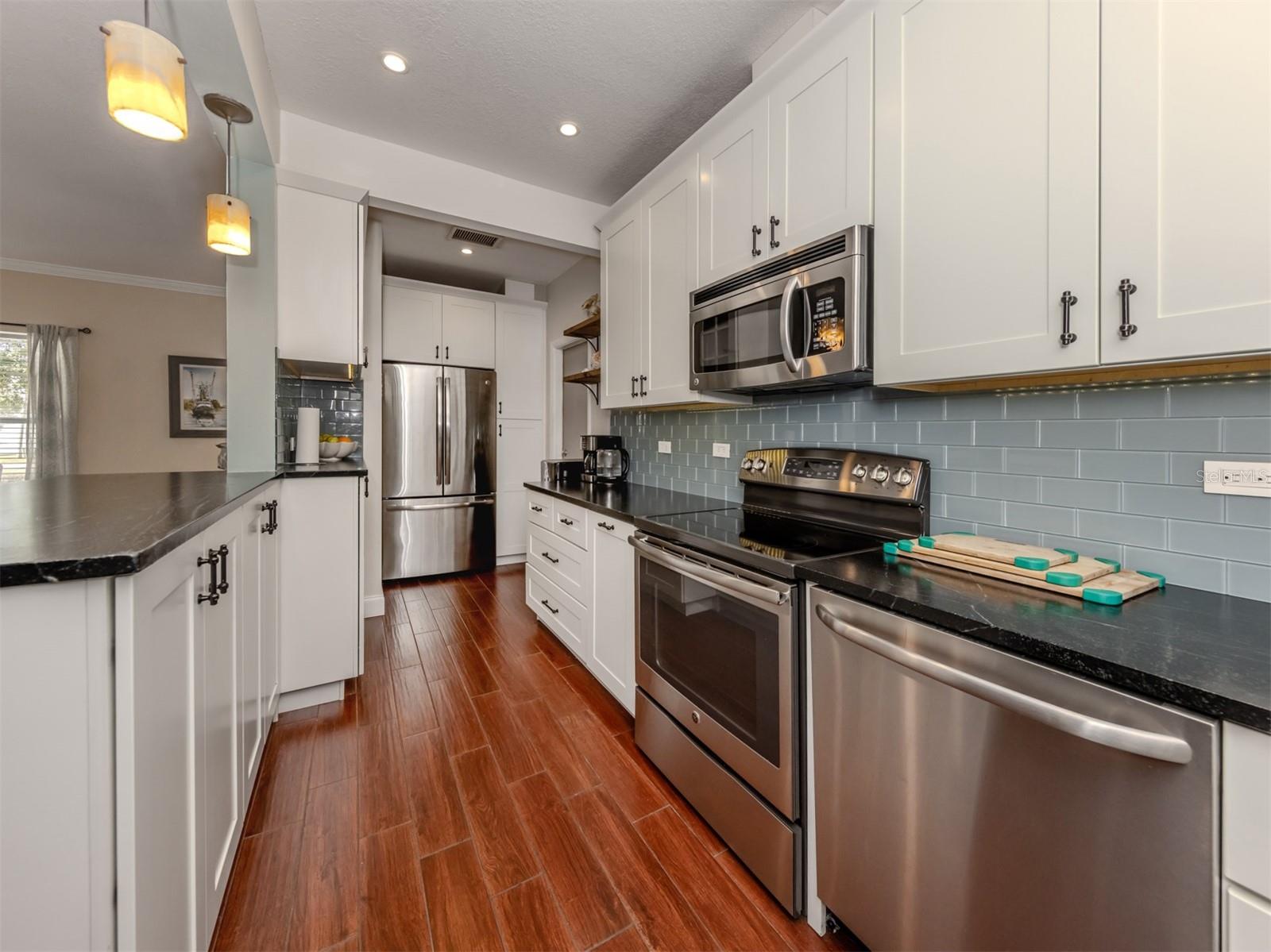 4819 GREENLEAF RD, SARASOTA, FL, 34233