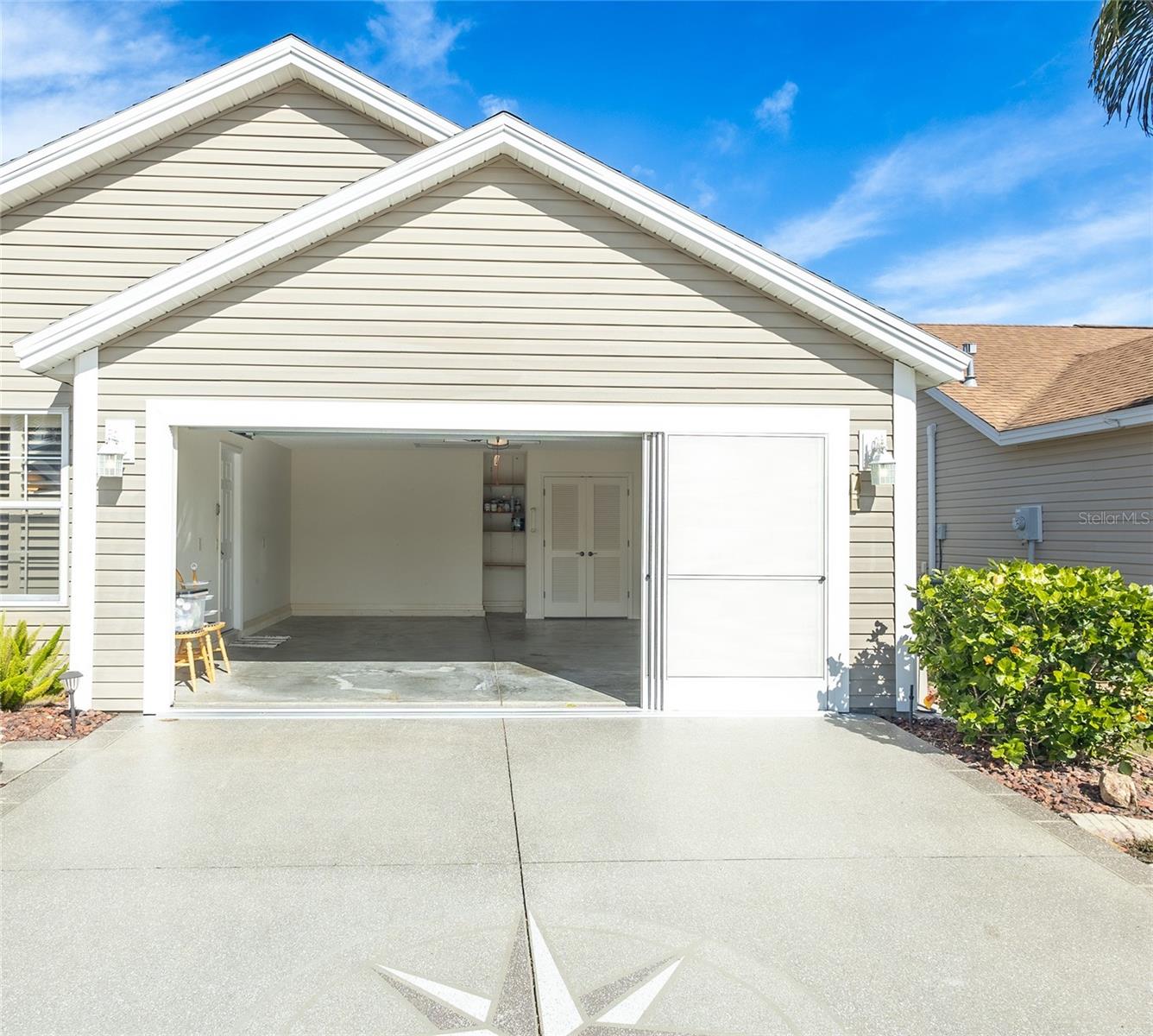 2219 WELCOME WAY, THE VILLAGES, FL, 32162