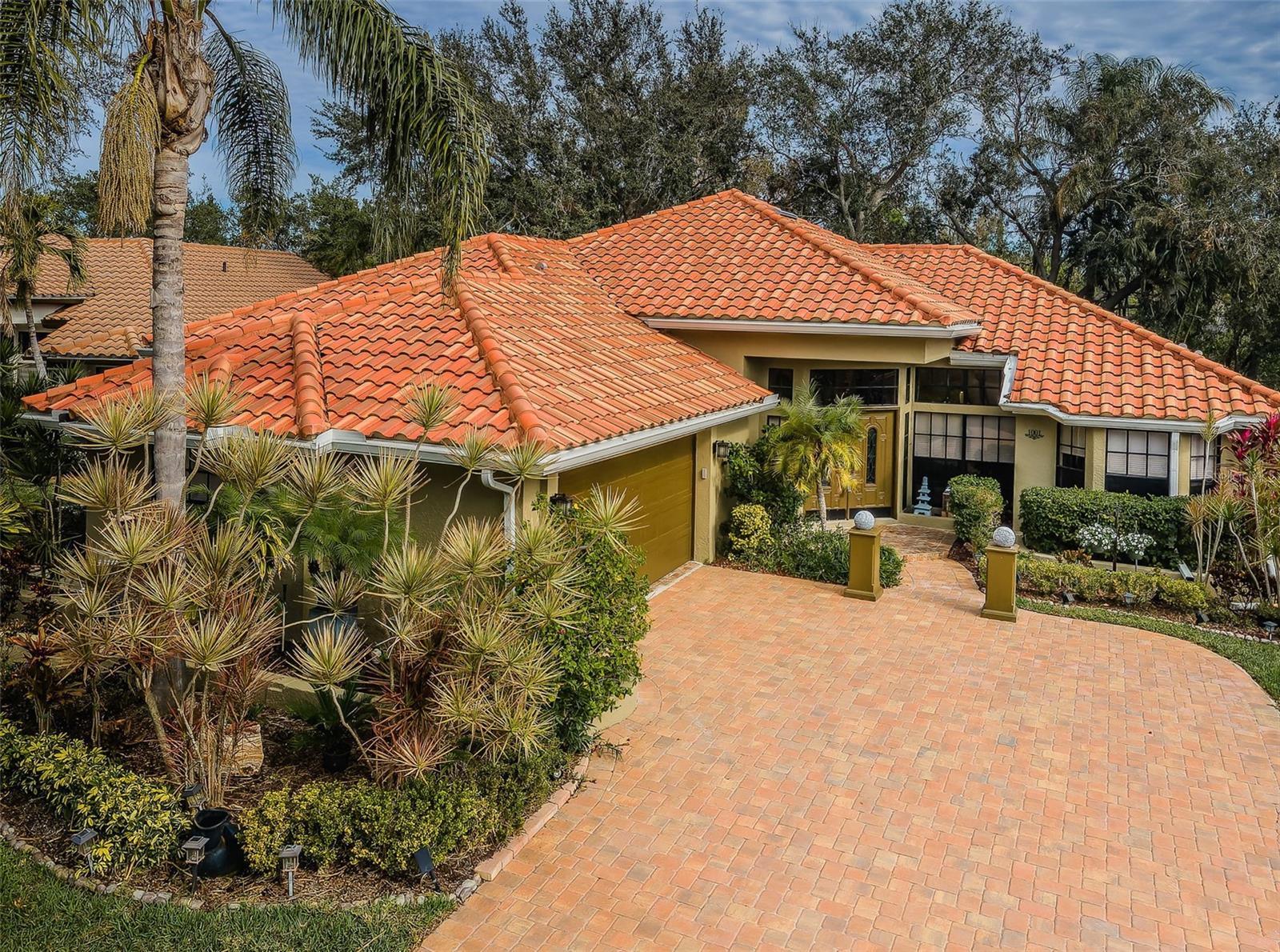 1001 LIVE OAK AVE NE, ST PETERSBURG, FL, 33703