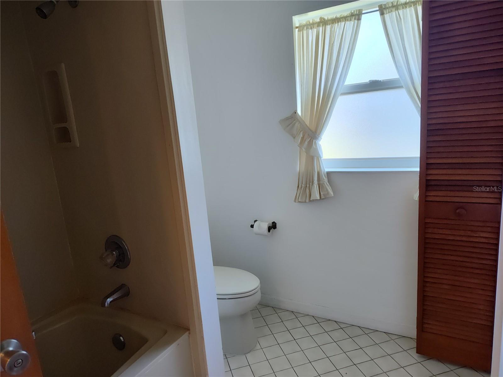 23 FOREST HILL DR, PALM COAST, FL, 32137