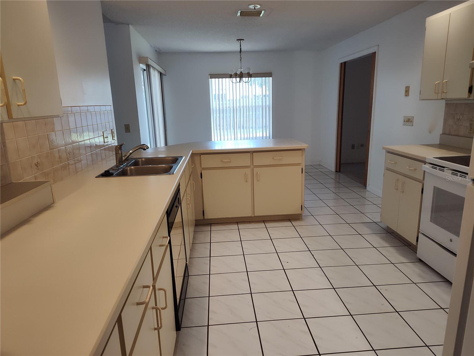 23 FOREST HILL DR, PALM COAST, FL, 32137