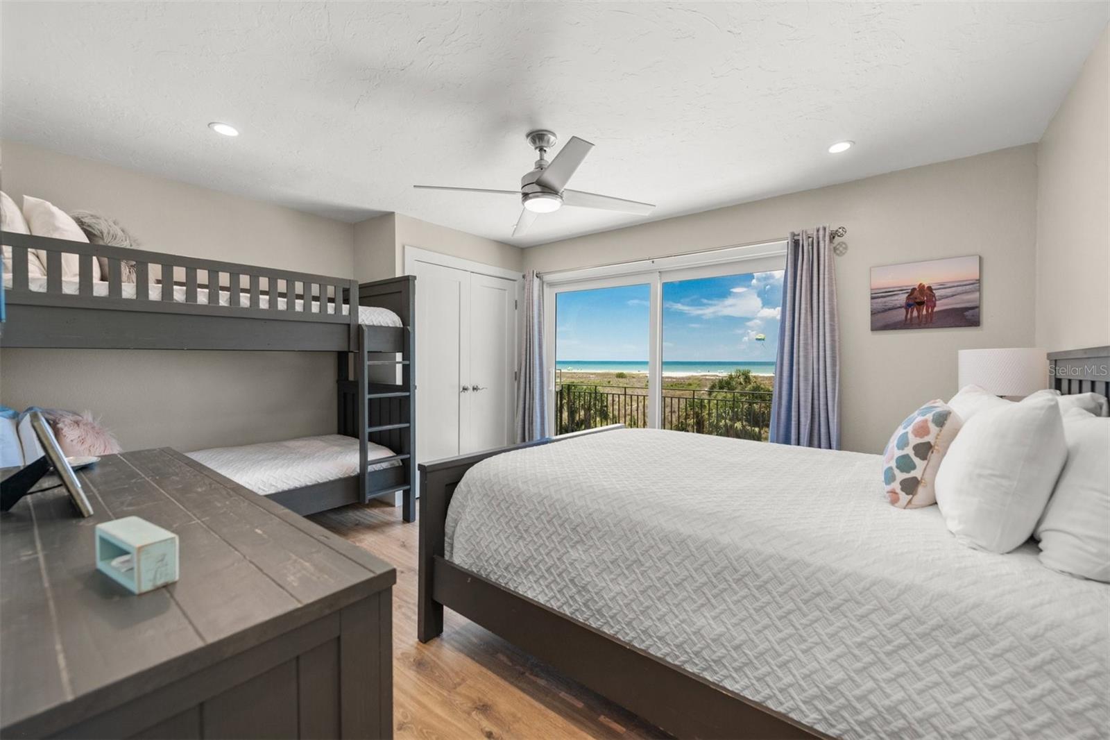 600/602 BEACH RD #1 & 2, SARASOTA, FL, 34242
