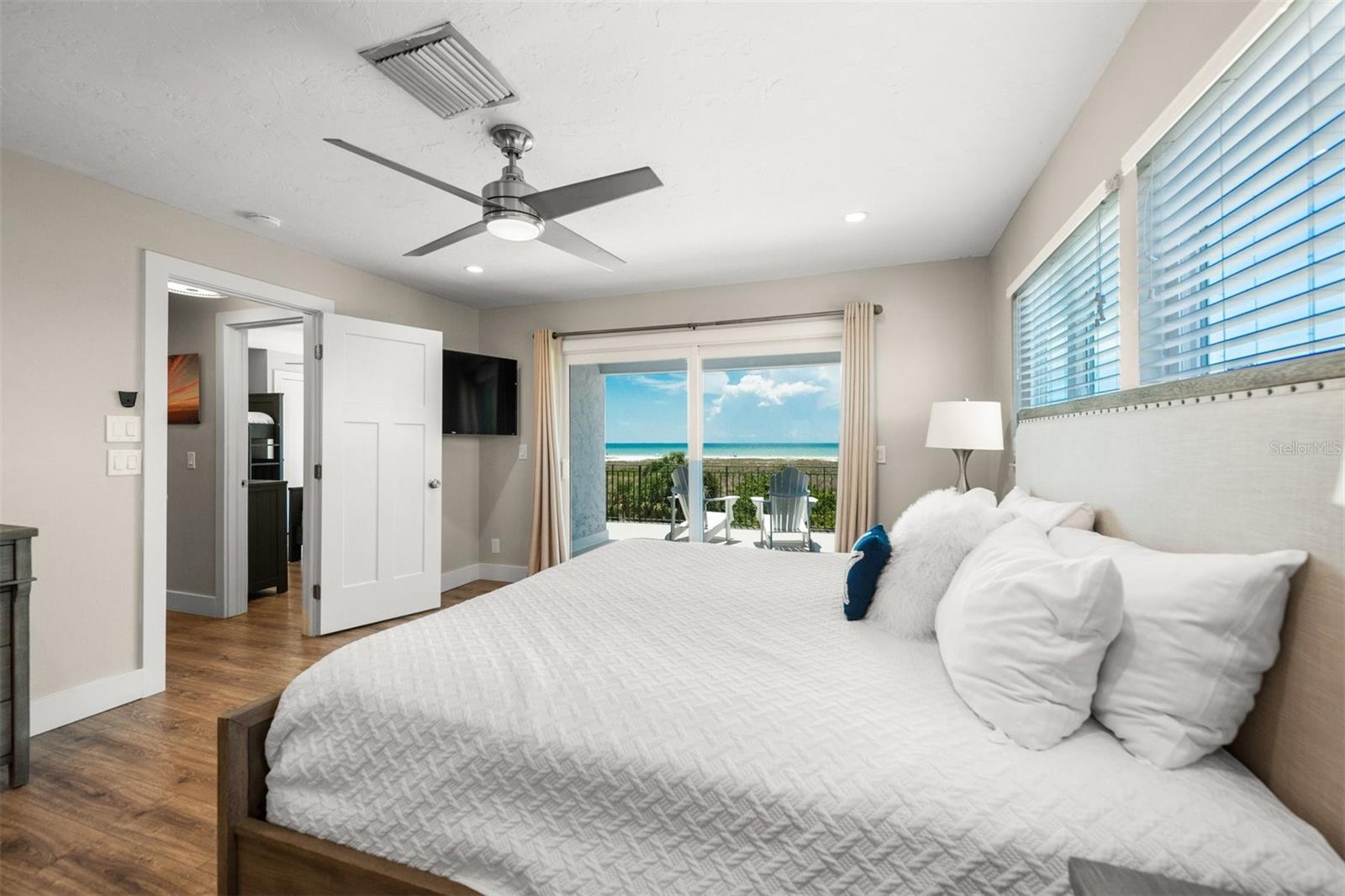 600/602 BEACH RD #1 & 2, SARASOTA, FL, 34242
