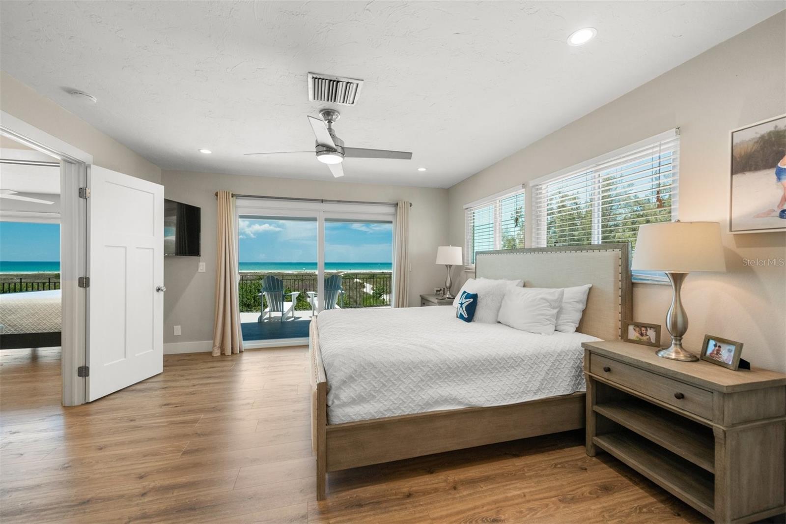 600/602 BEACH RD #1 & 2, SARASOTA, FL, 34242